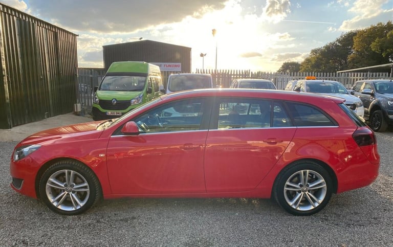 2015 Vauxhall Insignia 2.0 CDTi Design Nav Sports Tourer Auto Euro 6 5dr Estate Diesel Automatic