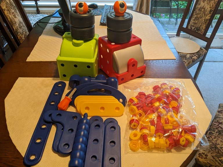 Early Learning 'BUILD IT' starter kit Age 3-8
