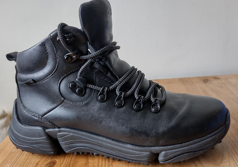Clarks womens' TRI PATH DAY 2 GTX black leather boots,  SIZE UK 5 (38) - RRP £135.