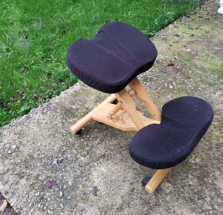 Ergonomic Kneeling Chair with Wheels