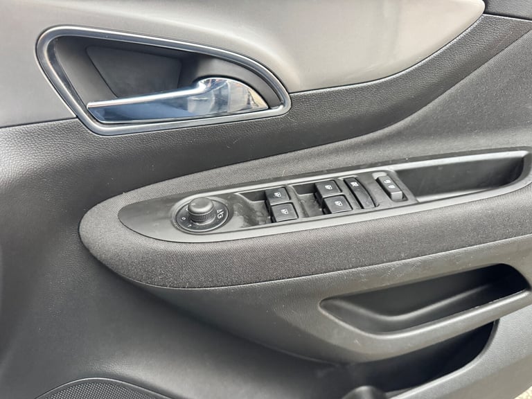 2014 Vauxhall Mokka 1.7 CDTi Exclusiv 5dr HATCHBACK Diesel Manual