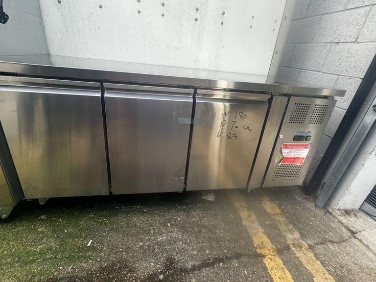 Commercial fridge bench counter cafe undercounter fridge 