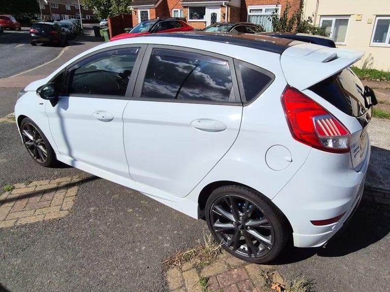 2016 Ford Fiesta 1.0T EcoBoost ST-Line Euro 6 (s/s) 5dr Petrol