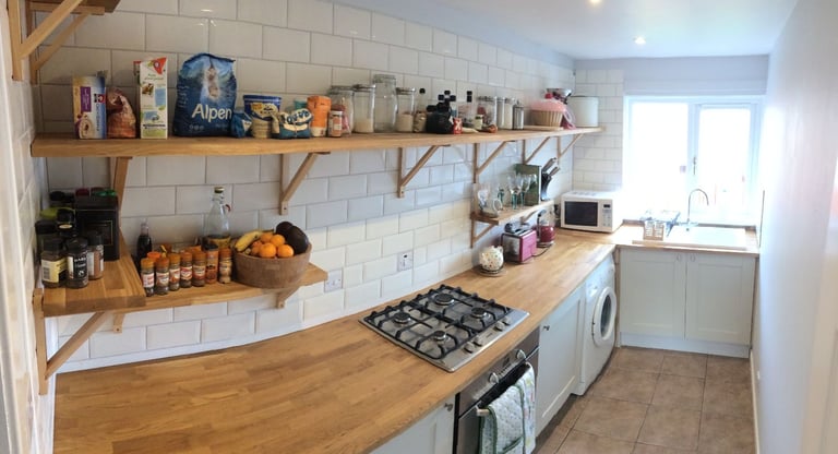 One (double) bedroom flat Hyndland/ Partick / Broomhill