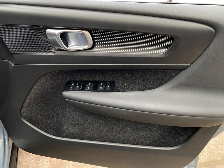 2021 Volvo XC40 2.0 B4 MHEV R-Design Auto Euro 6 (s/s) 5dr ESTATE Petrol/Electric Hybrid Automatic