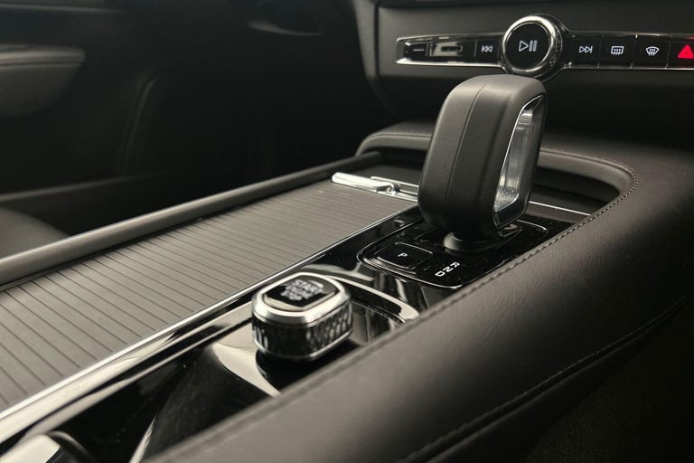 2022 Volvo V90 Plus, B4 mild hybrid, Petrol, Dark ESTATE Petrol/Electric Hybrid Automatic