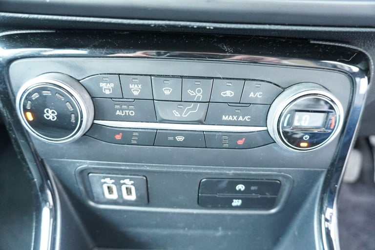 2018 Ford Ecosport 1.0T EcoBoost Titanium Euro 6 (s/s) 5dr HATCHBACK Petrol Manual