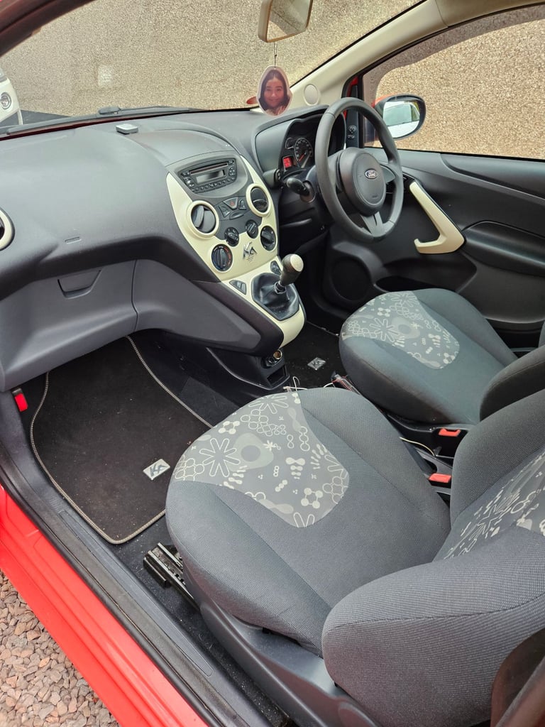 Ford, KA, Hatchback, 2012, Manual, 1242 (cc), 3 doors