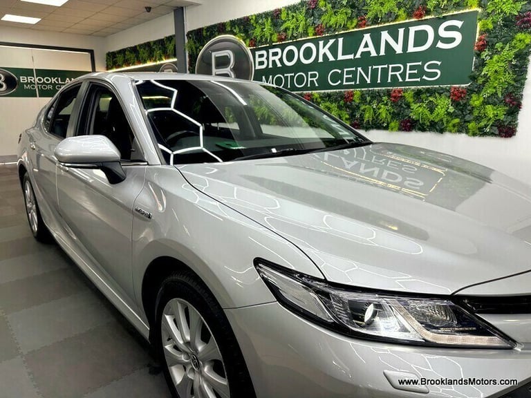 Toyota Camry 2.5 VVT-I DESIGN [SAT NAV, LEATHER, HEATED SEATS &amp; REVERSE CAMERA]