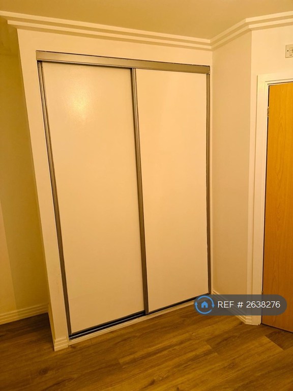 2 bedroom flat in Hewetts Quay, Barking, IG11 (2 bed) (#2638276)