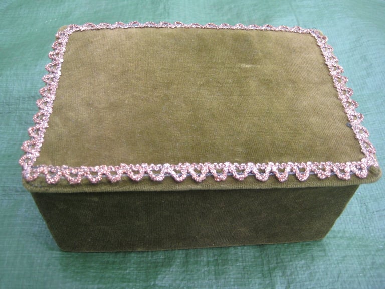 image for Brand New Hand Made Green Velvet Jewellery Box for £5.00