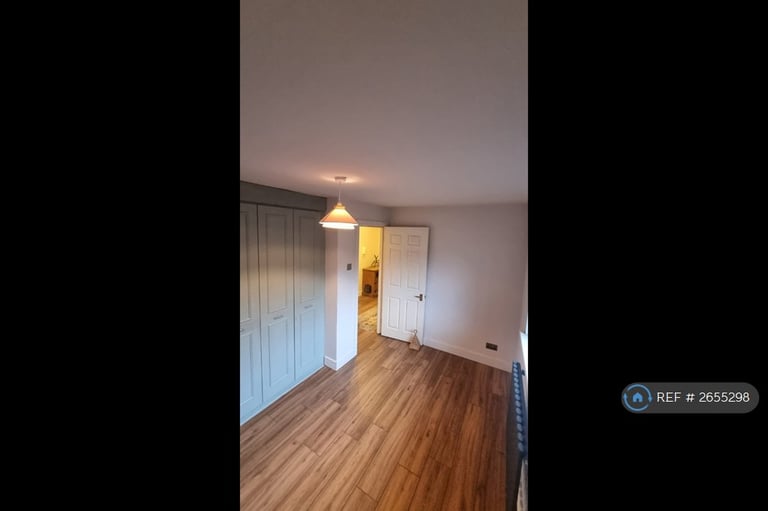 2 bedroom flat in Bury New Road, Manchester, M25 (2 bed) (#2655298)