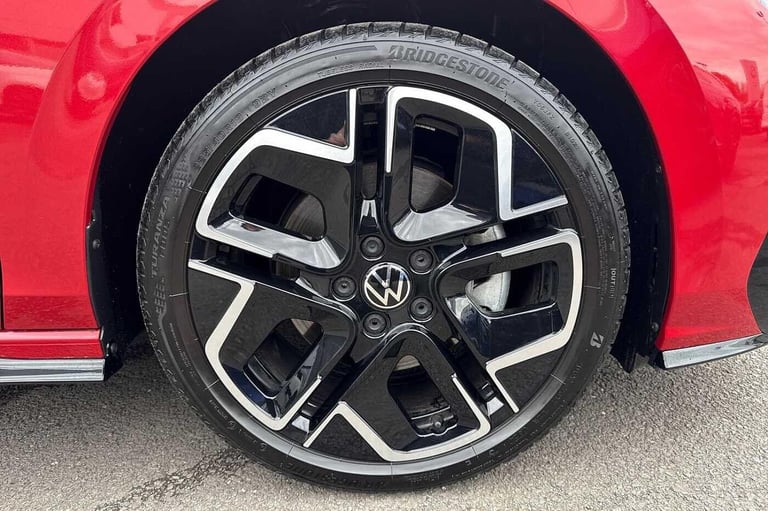 2024 Volkswagen Golf 1.5TSI 150PS Hatch Ã¢Â­ÂBlack Pack, Sunroof, DCC, Keyless, Winter Pack, To ...