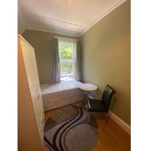 Lovely Bedsit in Avenue Gardens, Acton Town, W3 8HA ***All Utility Bills Inc***