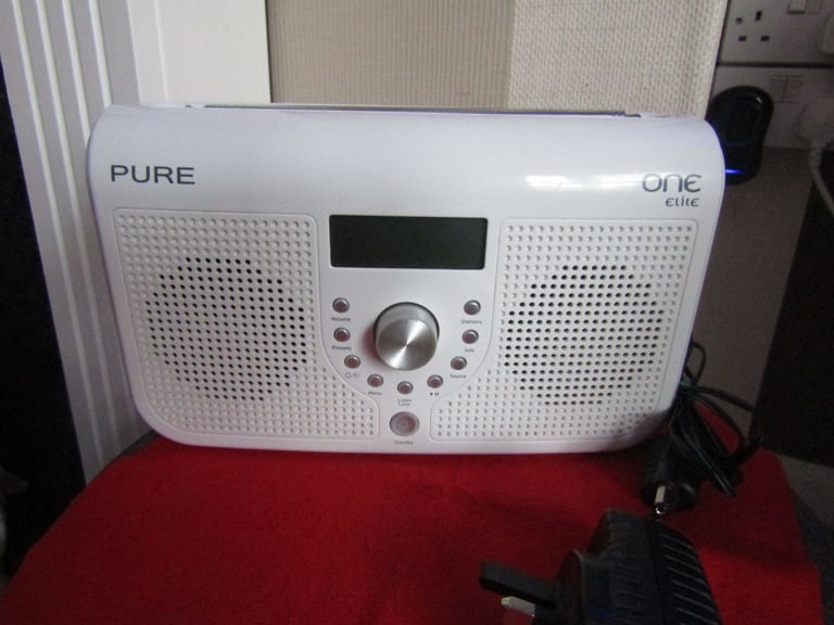 image for A PURE ONE ELITE DAB/FM PORTABLE RADIO WITH POWER LEAD. WORKS AND SOUNDS GREAT!