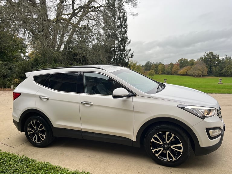 Hyundai, SANTA FE,Auto,tow bar, white, 4WD, FSH, new wheels, MOT & service! No advisory’s, 2014, 4X4