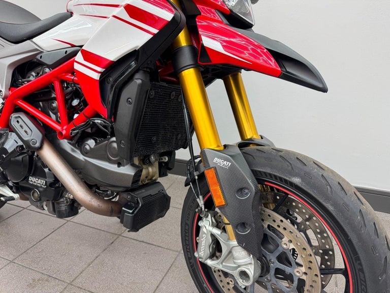 DUCATI HYPERMOTARD 939 SP RED 2016 16 REG, 10,111MILES USED MOTORCYCLE