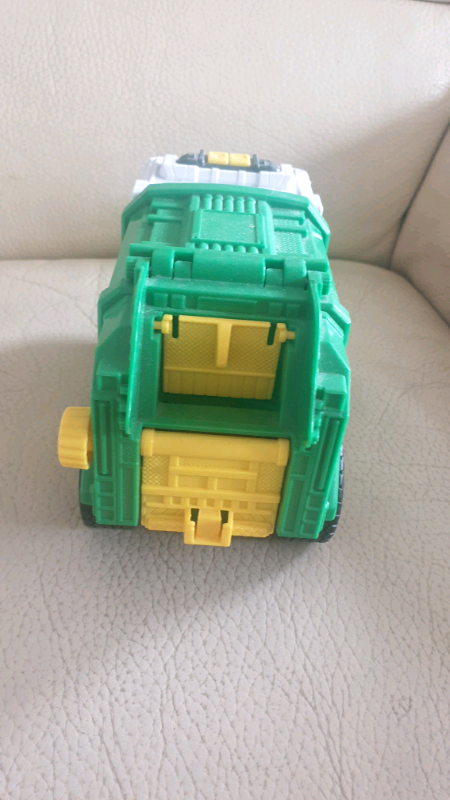 Toy rubbish lorry