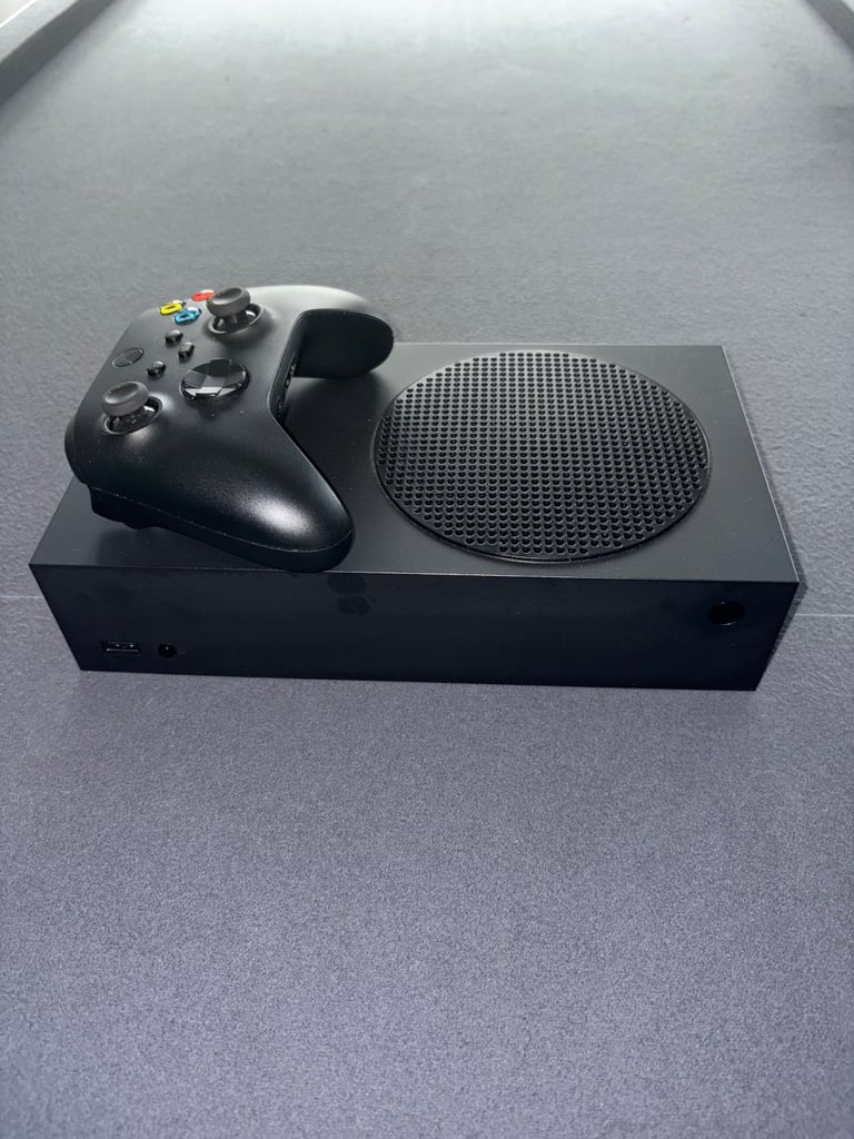 **XBOX SERIES S 1TB CONTROLLER INCLUDED**