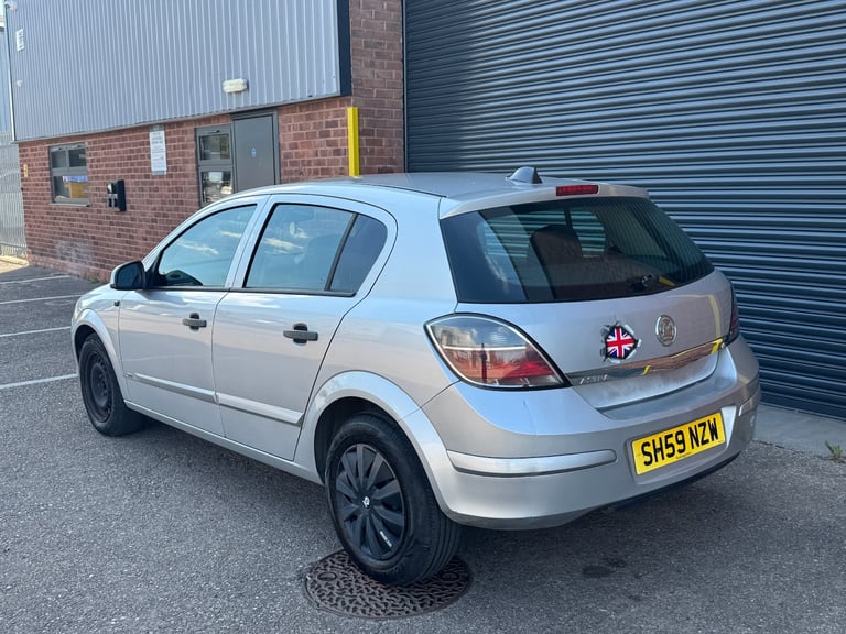 2009 Vauxhall Astra 1.6i 16V Life [115] 5dr [AC] HATCHBACK Petrol Manual - Image 8