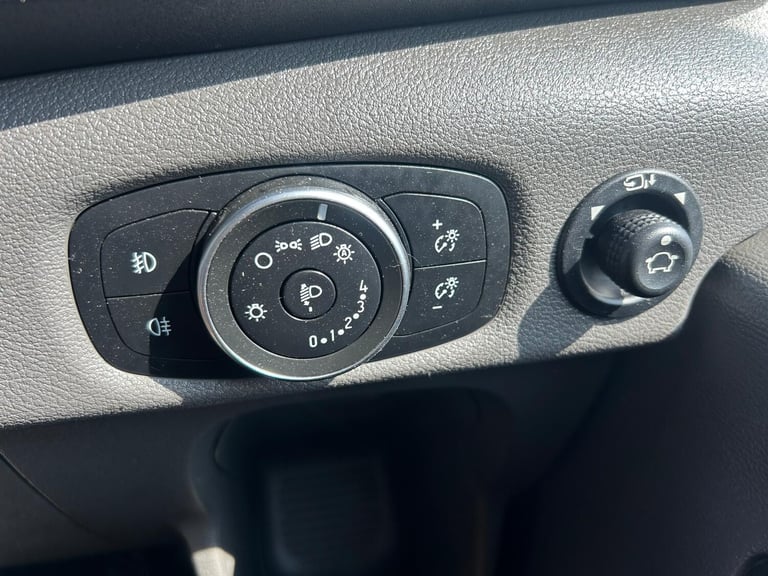 (70) 2020 FORD TRANSIT 350 TREND ECO-BLUE L3H3 TDCI