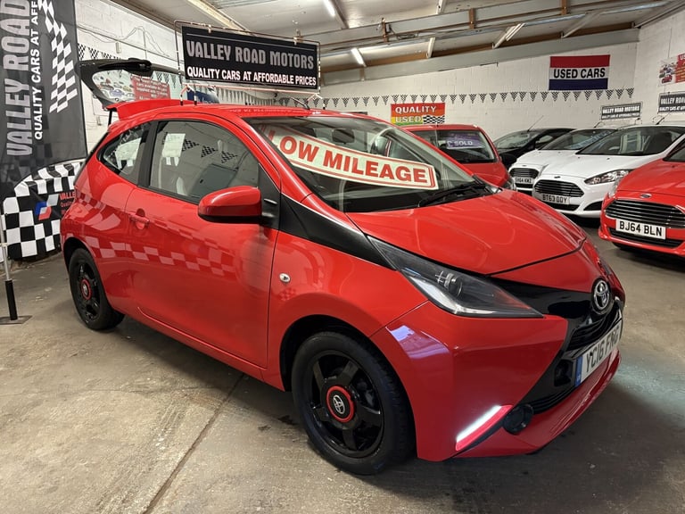 TOYOTA AYGO 1.0 VVT-i x-play 2016