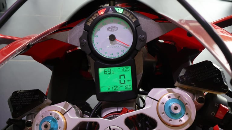 DUCATI 749 R - 2006 - 2300 MILES