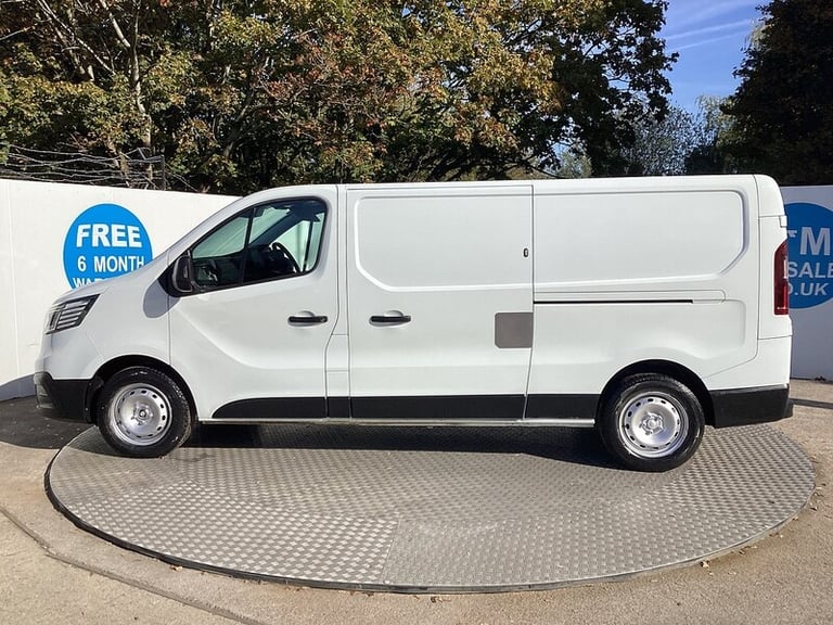 2023 Renault Trafic dCi Blue LL30 Business+ LWB L/R Euro 6 LWB Panel Van Diesel Manual