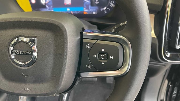 2025 Volvo XC40 2.0 B4P Ultra Black Edition 5dr Auto SUV Petrol Automatic