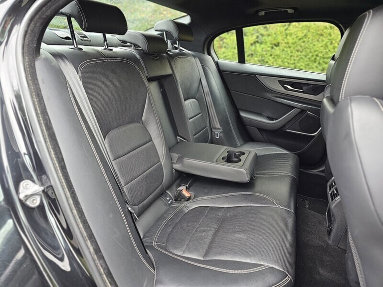 2021 Jaguar XE D200 MHEV R-Dynamic SE Saloon Diesel Automatic