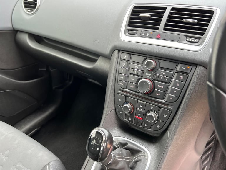 2013 Vauxhall Meriva 1.4 16V Tech Line Euro 5 5dr MPV Petrol Manual