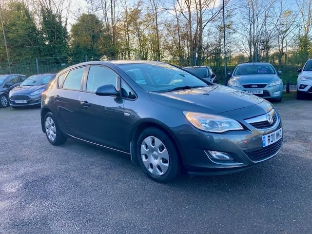 2011 Vauxhall Astra 1.6 16v EXCLUSIV 5dr(115 ps) RECENT  TIMING BELT AND WATERPUMP Hatchback Petr...