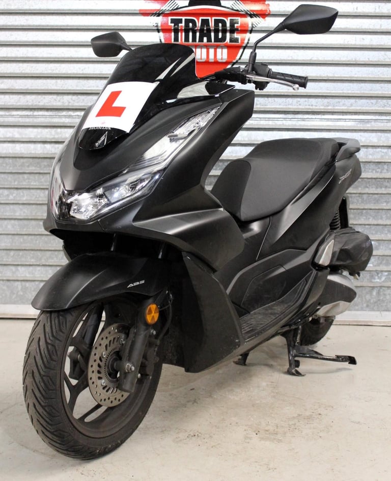 2025 25 HONDA WW 125 A-P PCX PCX125 MATT BLACK SCOOTER HPI CLEAR TRADE SALE 1K
