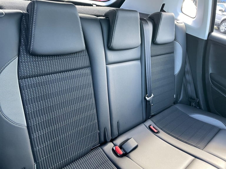 2018 Peugeot 2008 1.2 PureTech Allure Premium Euro 6 (s/s) 5dr HATCHBACK Petrol Manual