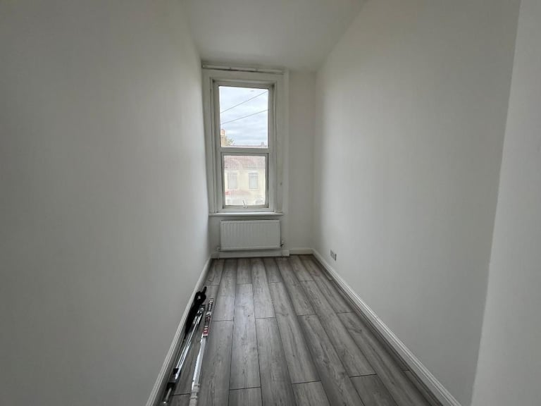 TO LET • 4-Bed House - Frith Road - Leytonstone -  E11 4EY