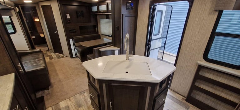 2018 Cruiser RV Fun Finder 27IK 1 Bedroom 5 Berth American Caravan 5th Wheel RV
