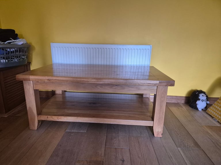 Oak coffee table - MUST BE SOLD ASAP