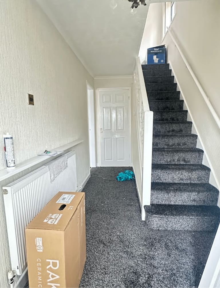 Modern 3-Bedroom House | Renovated | Fitted Kitchen | Garden | Gloucester Avenue, Nottingham - NG7