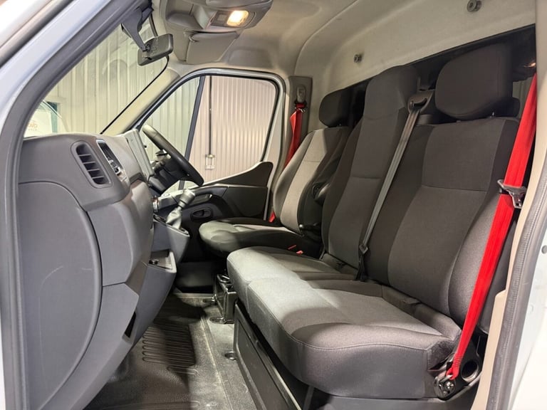 2023 72 RENAULT TRUCKS MASTER 2.3 DIESEL LUTON CURTAIN SIDE 4.2M CITILOADER TRUC
