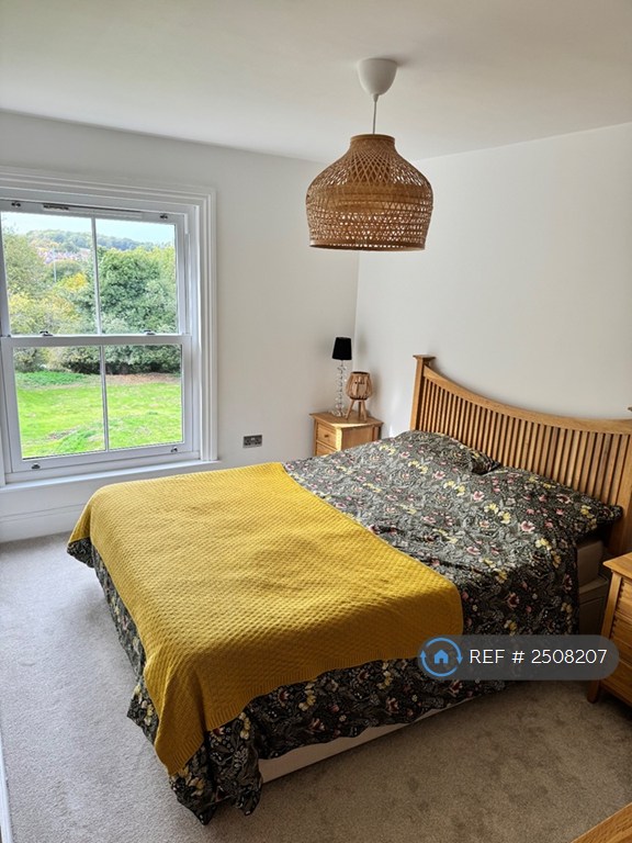 6 bedroom house in Upper Chapel Street, Halstead, CO9 (6 bed) (#2508207)