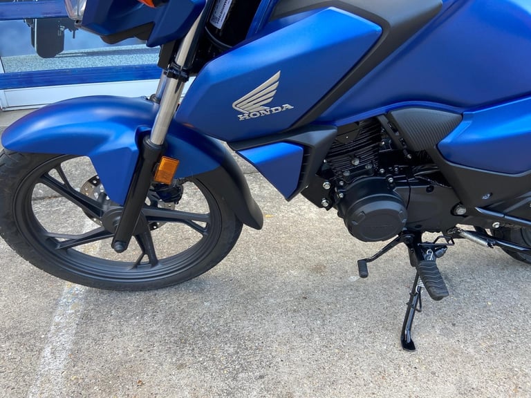 HONDA CB125F, 2025, MATURE OWNER, FACTORY WARRANTY, 2K MILES, MINT!
