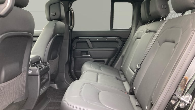 2025 Land Rover Defender 3.0 D250 X-Dynamic HSE 110 5dr Auto Diesel Estate Estate Diesel Automatic