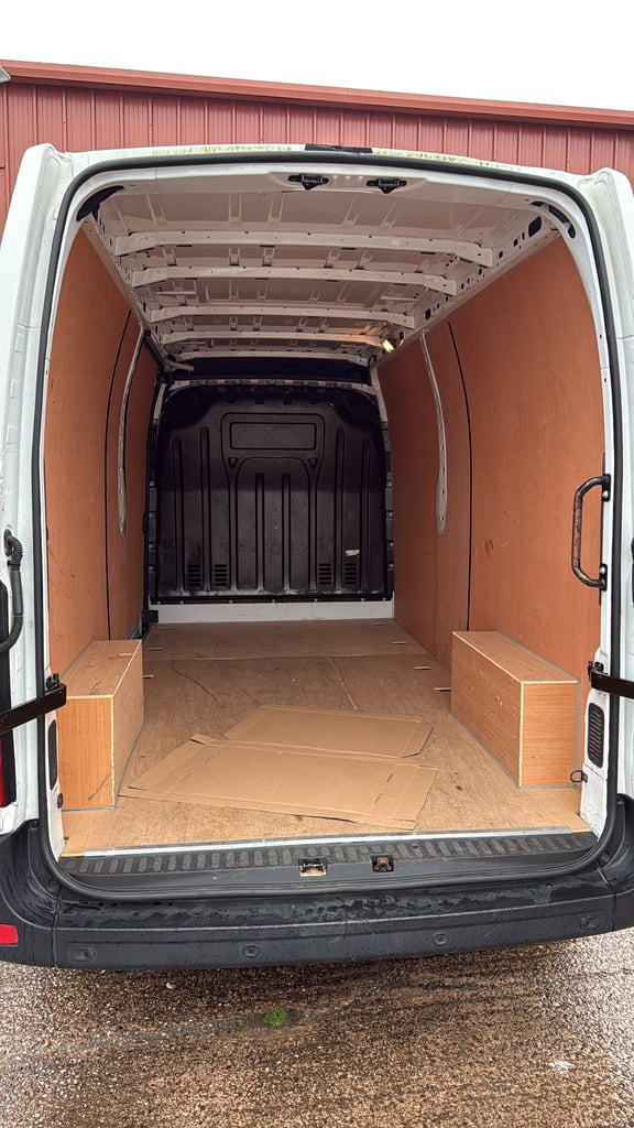 2020 Renault Master LM35dCi 135 Business+ Medium Roof Van PANEL VAN Diesel Manual