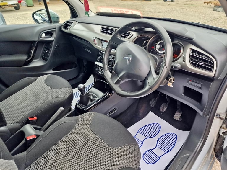2014 CITROEN C3 SELECTION VTI 1.2 PETROL, 5 DOOR, 1 YEAR MOT, £20/YEAR ROAD TAX.
