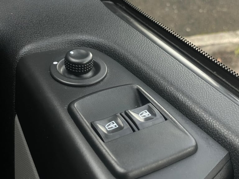 2015 Renault Trafic 1.6 dCi 29 Sport Crew Van LWB Euro 5 5dr WINDOW VAN Diesel Manual