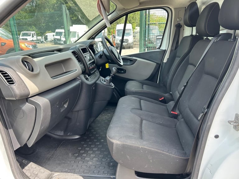 2019 Renault Trafic 1.6 dCi 29 Business LWB Standard Roof Euro 6 5dr PANEL VAN Diesel Manual