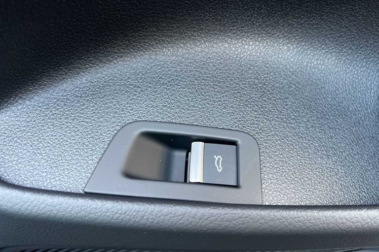 2025 Audi Q8 55 TFSI Quattro S Line 5dr Tiptronic SUV Petrol Automatic