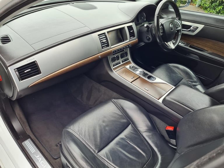 The Ultimate Diesel Automatic 2013 Jaguar XF Luxury Black Leather Interior Stunning Car