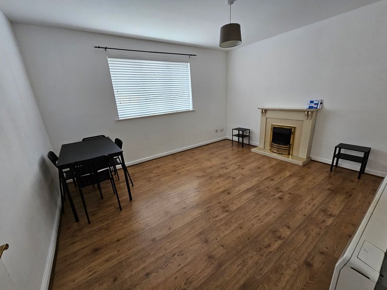 image for 2 bedroom flat to Rent - Paisley