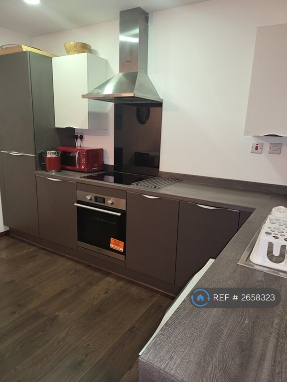 2 bedroom flat in Solihull Heights, Birmingham, B26 (2 bed) (#2658323)